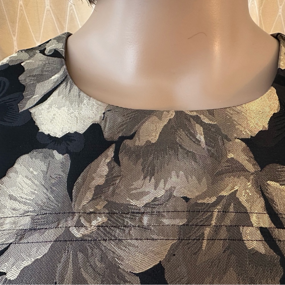 Elegant Black and Gold Floral Dress - Picture 7 of 11